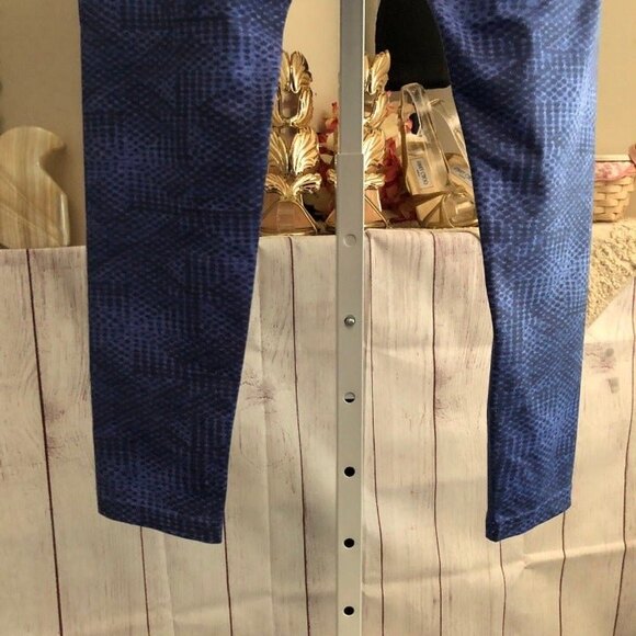 Tuff Athletics sz M Blue Patterned Leggings - Picture 5 of 10
